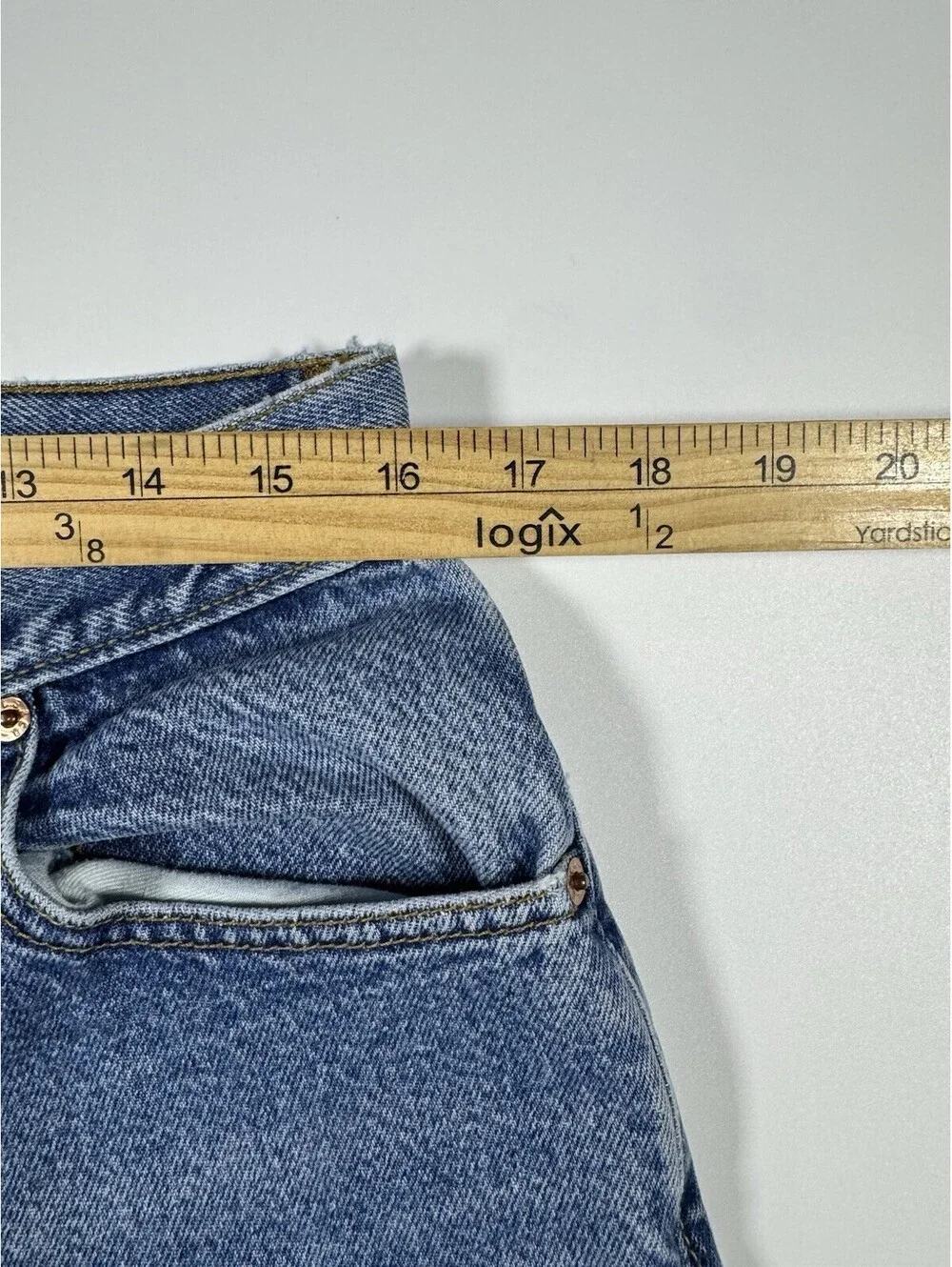 Levis 550 Classic Relaxed Fit Tapered Leg Jeans Medium Wash Blue 16 MIS L 31”